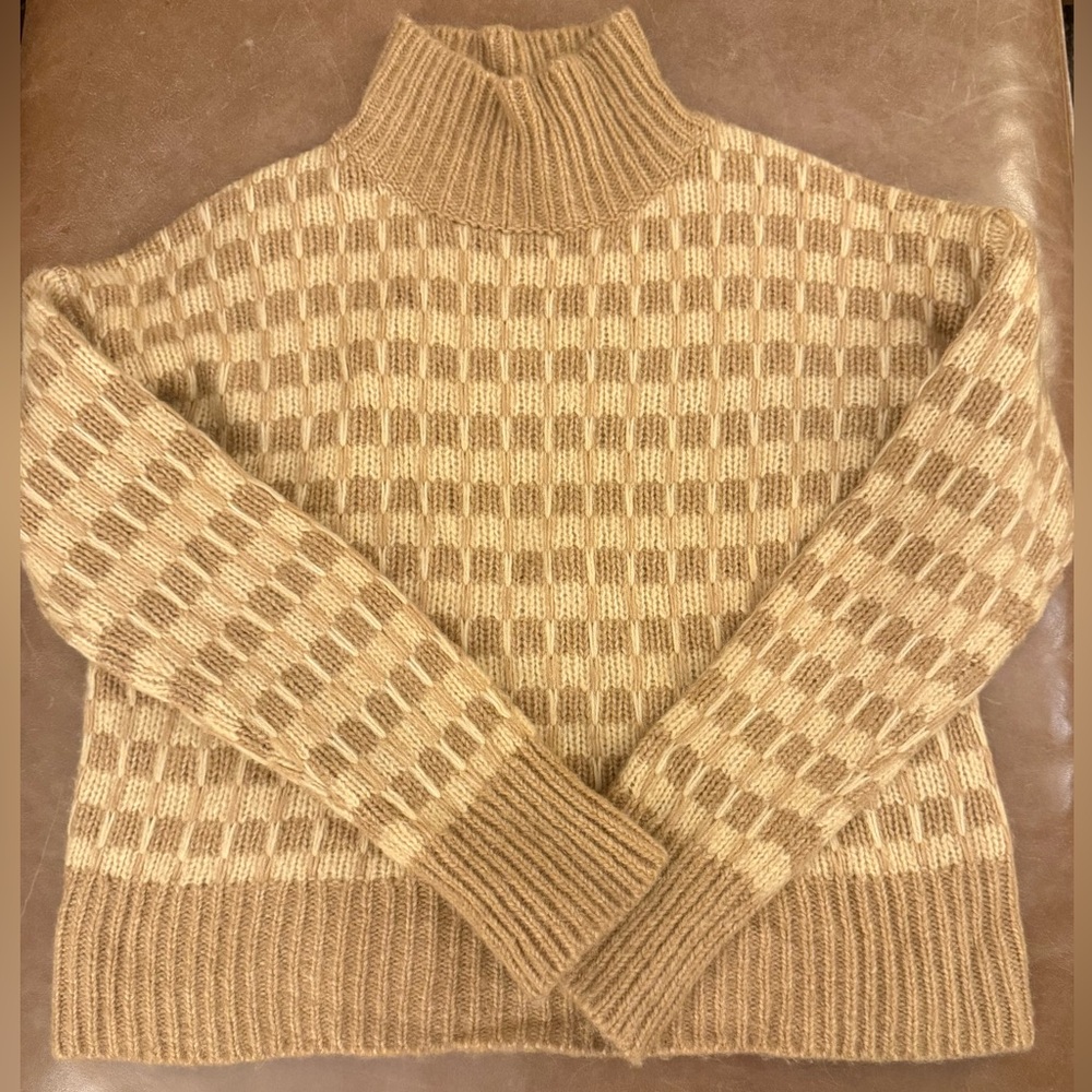 Everlane Alpaca Mockneck Sweater — women’s small — NWOT